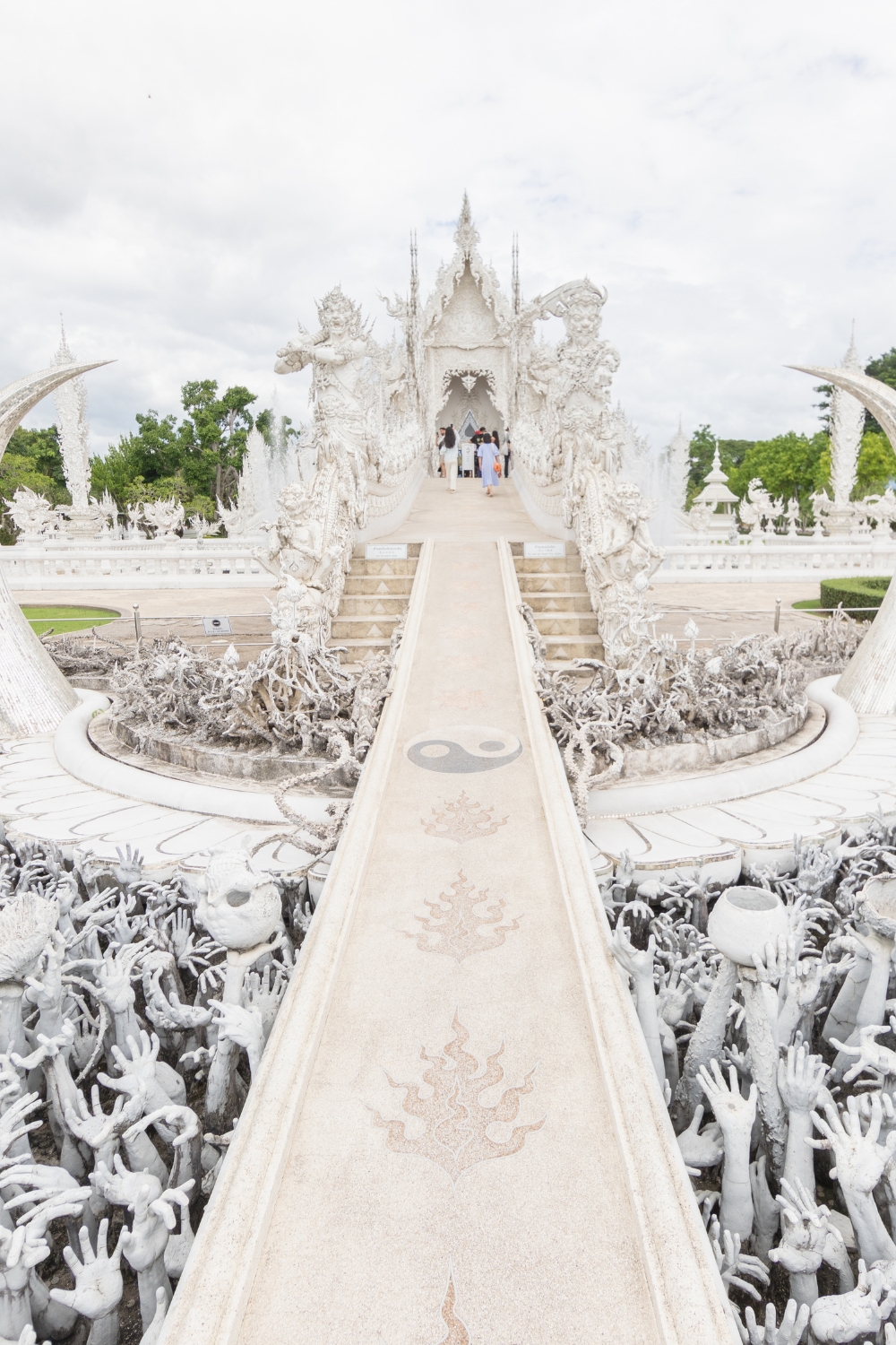 Wat Rong Khun (White Temple) - Architectural Marvel