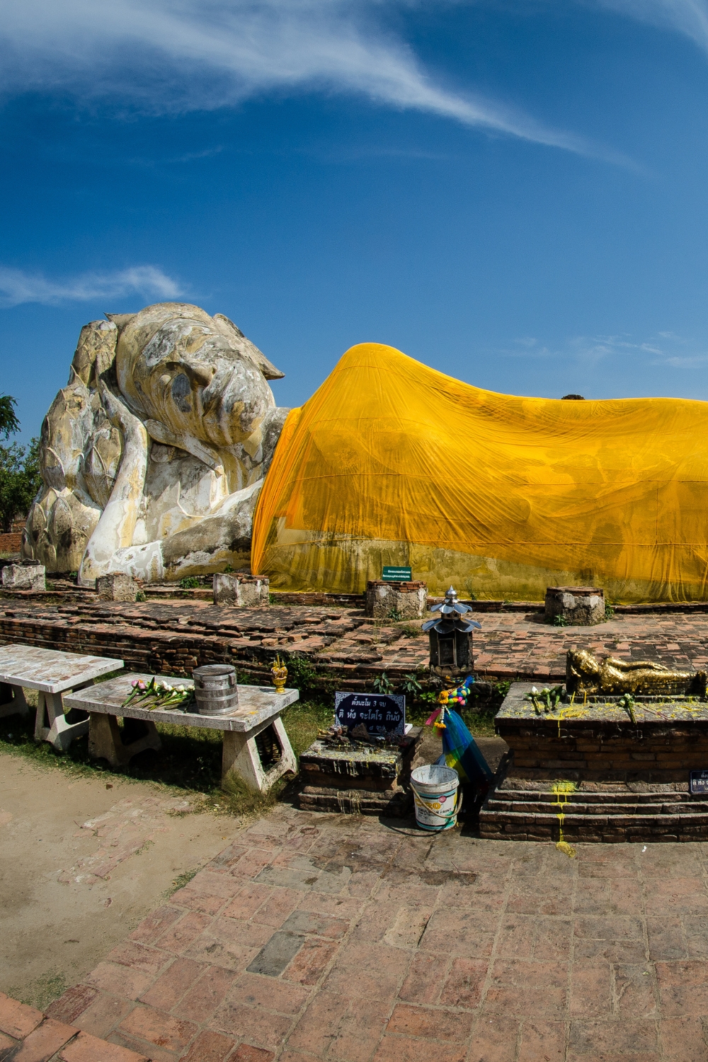Wat Lokayasutharam - Temple of the Reclining Buddha