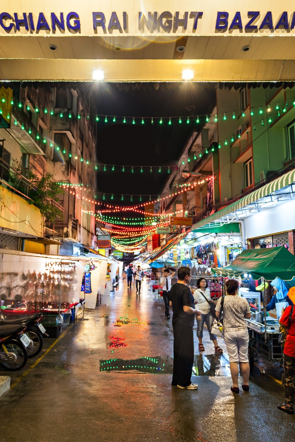 Chiang Rai Night Bazaar - Cultural Shopping Experience