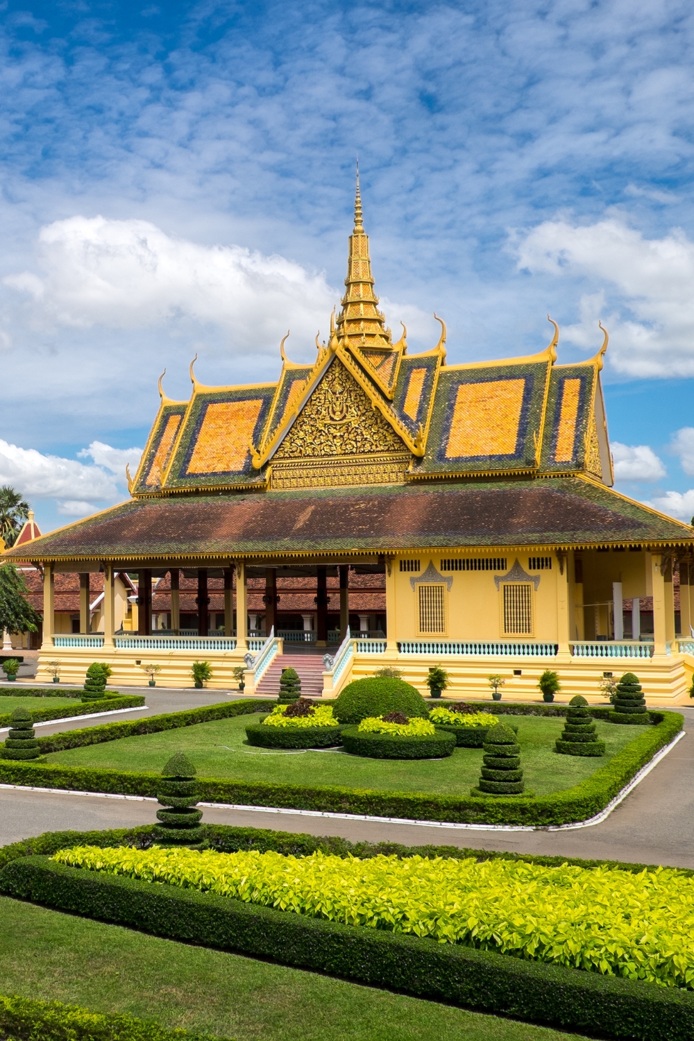 Royal Palace and Silver Pagoda - Khmer Architectural Grandeur