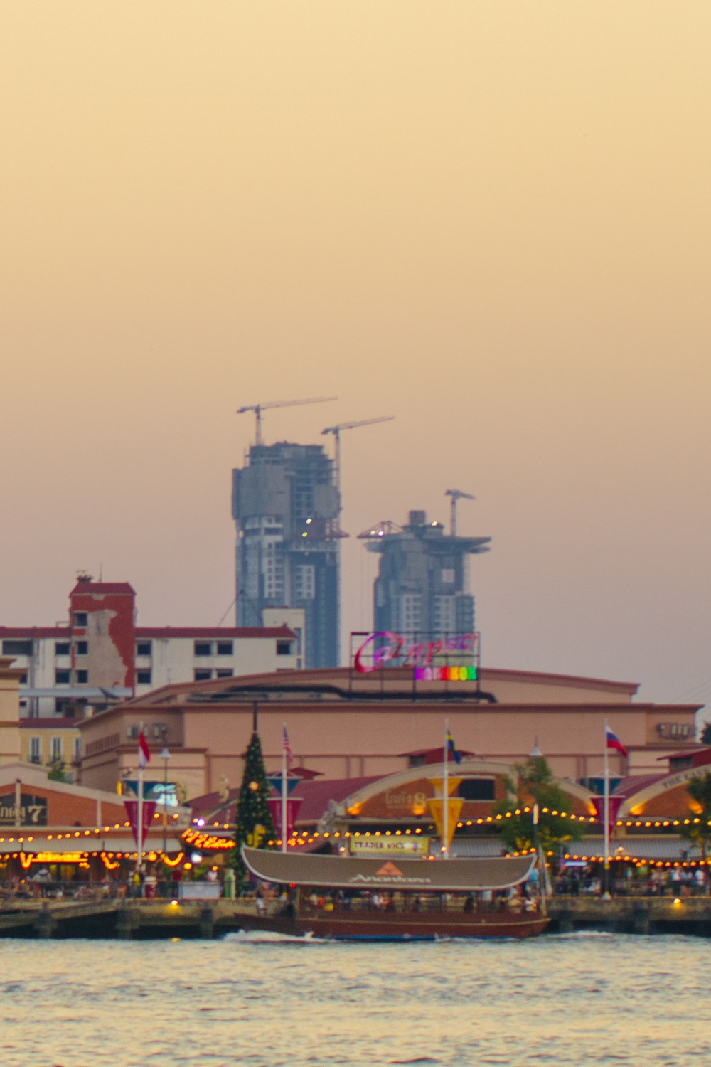 Asiatique The Riverfront - Entertainment and Shopping Complex