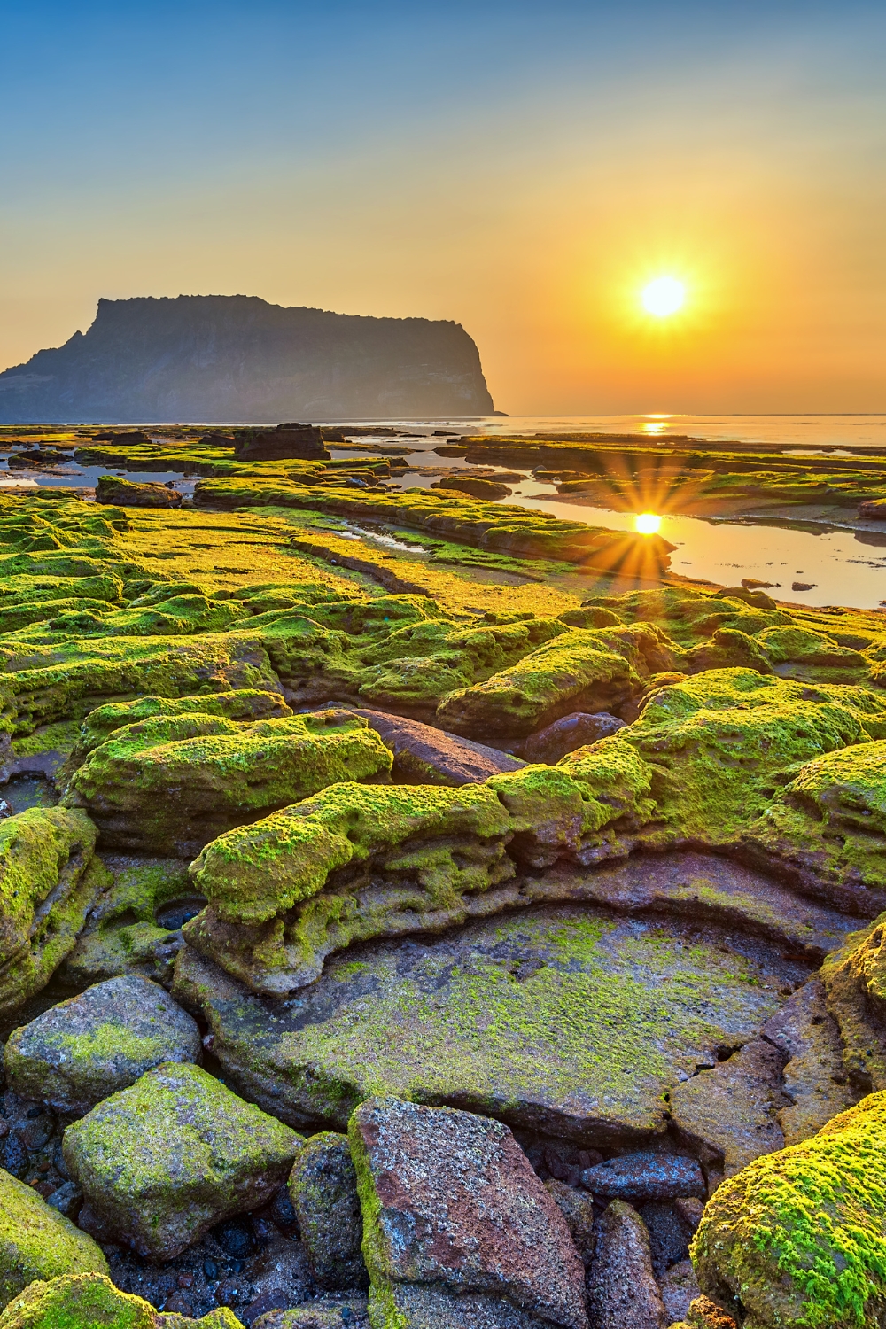 Seongsan Ilchulbong (Sunrise Peak) - Volcanic Wonder