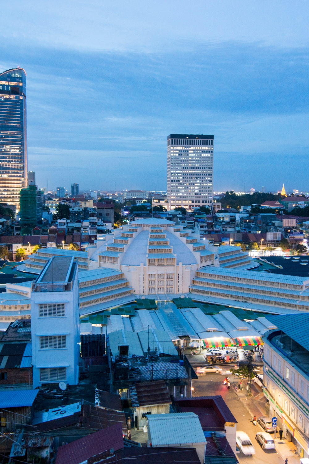 Central Market (Psar Thmei) - Art Deco Commerce