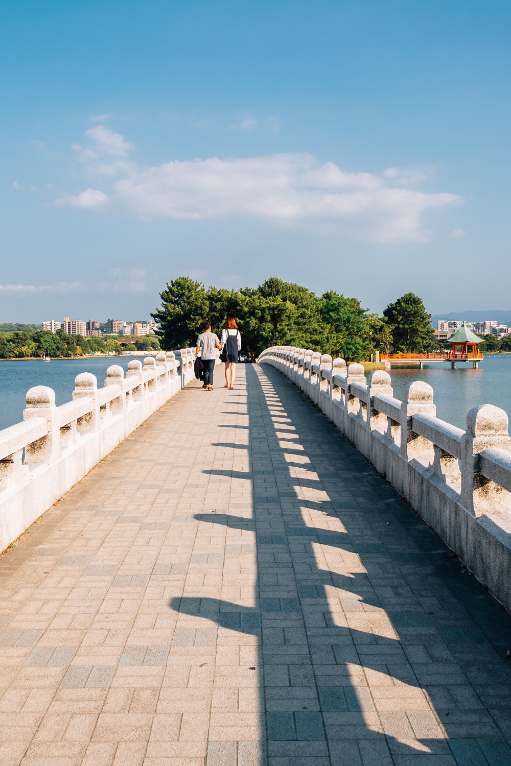 Ohori Park - Urban Oasis and Traditional Gardens
