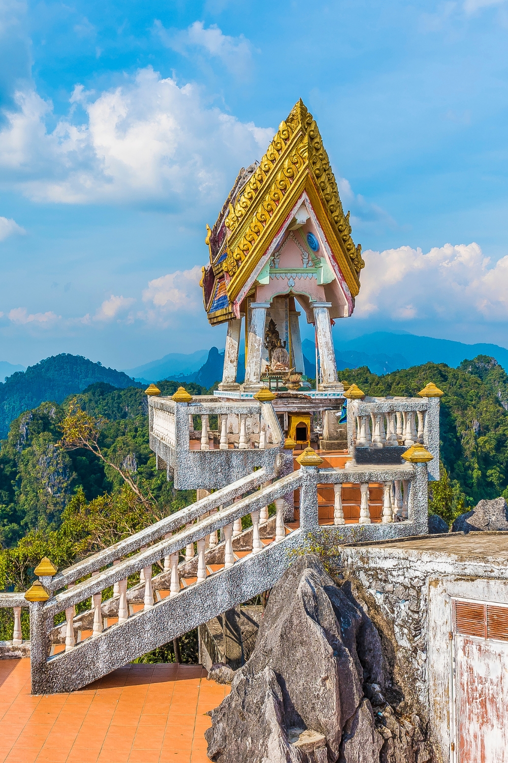 Wat Tham Sua (Tiger Cave Temple) - Spiritual Mountain Climb