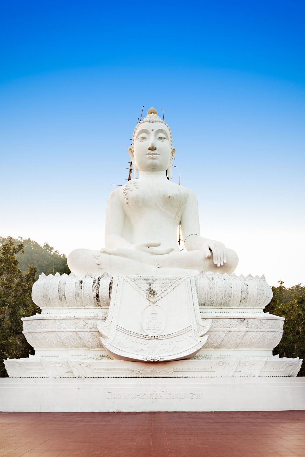 Wat Phra That Mae Yen (White Buddha Temple) - Spiritual Views