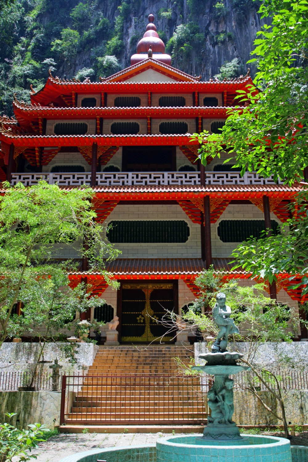 Sam Poh Tong Cave Temple - Spiritual Heritage